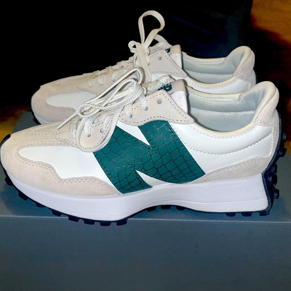 New Balance 327 'Nightwatch Green Crocodile